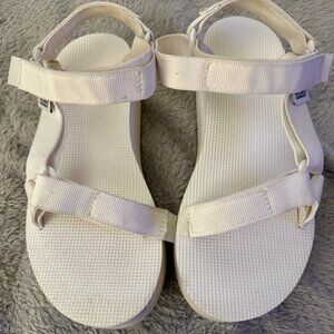 ☁️ Teva Flatform Universal Sandals – White – Size [7] | Cloud-Level Co